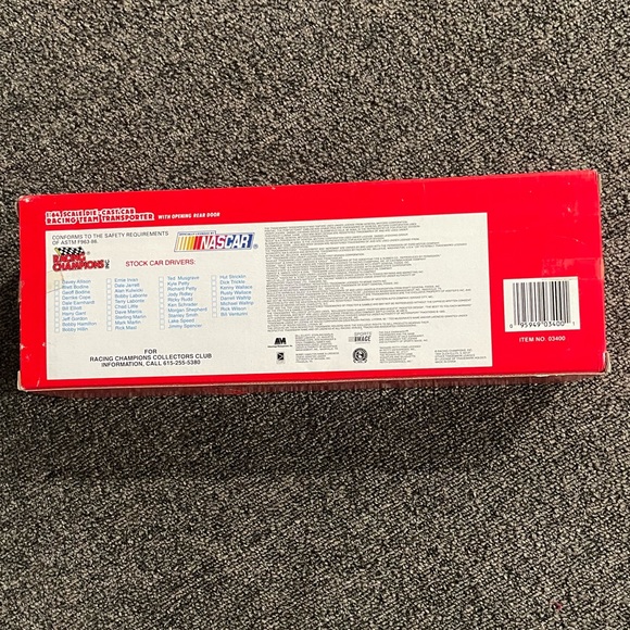 1994 Valvoline Racing Champions NASCAR
Cab Racing Team Transporter - Picture 7 of 8